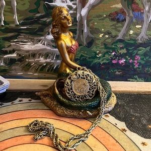 Scent Locket✨🌹🌷